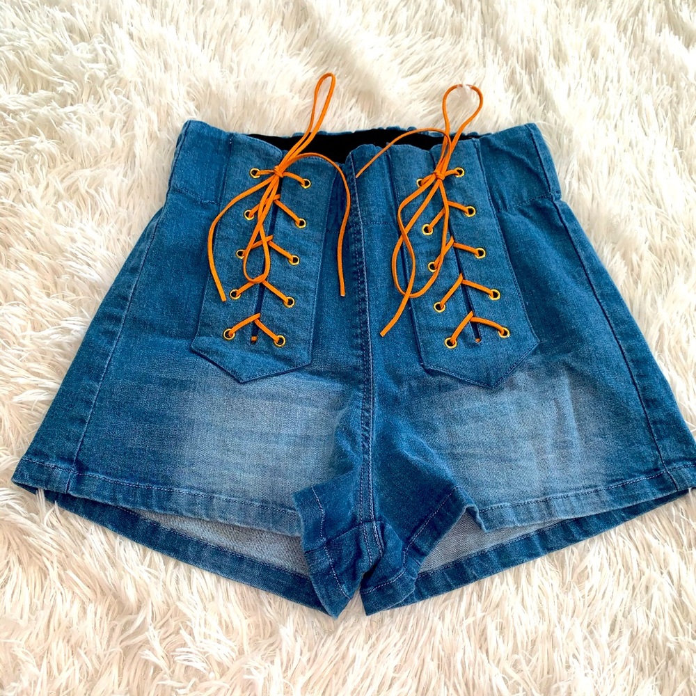 JUDITH MARCH HIGH RISE RETO JEAN SHORTS